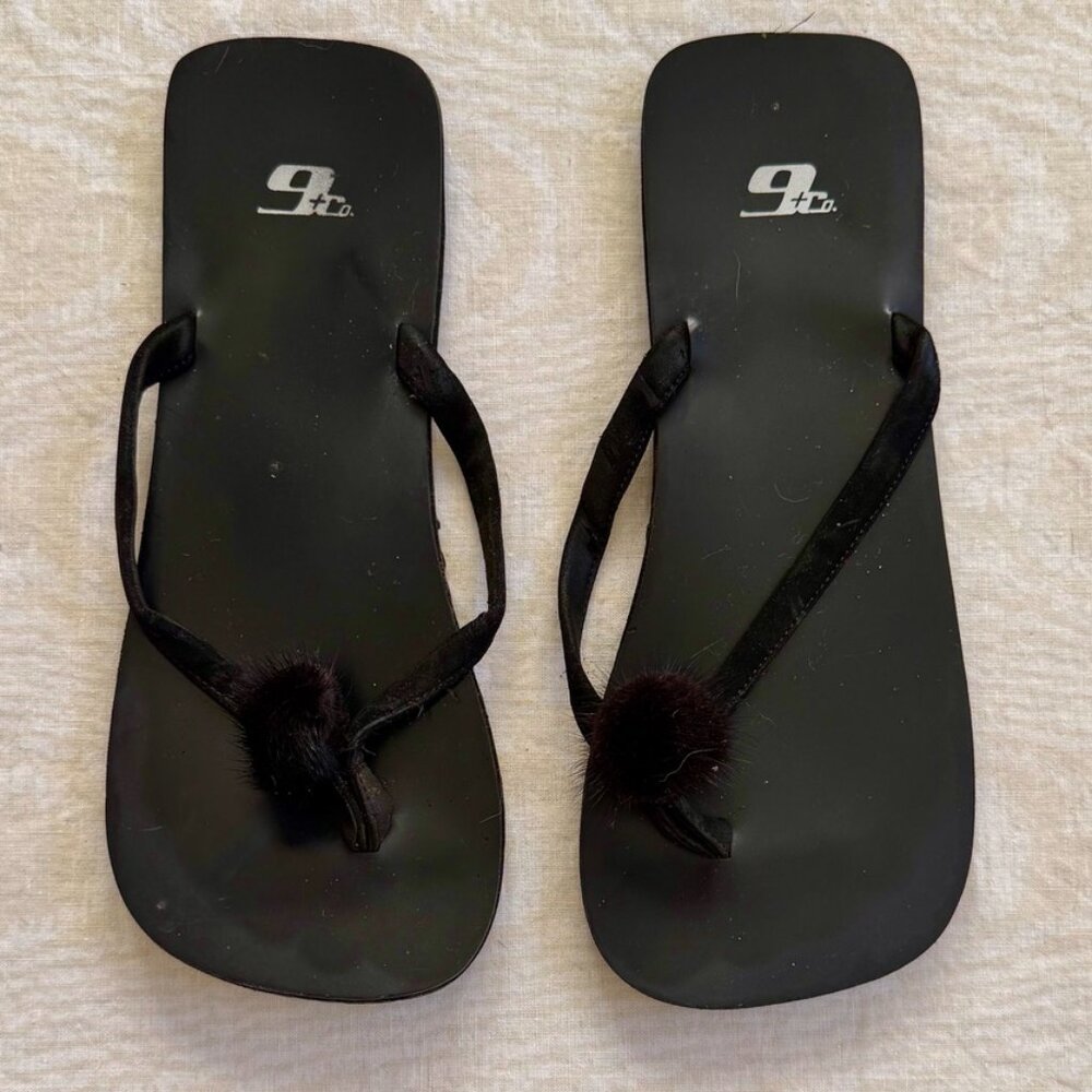 9 & Co. Furry Pom Black Flip Flops – Women’s 7